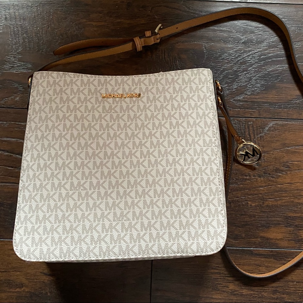 Michale Kors Crossbody Bag